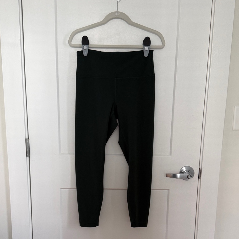 Lululemon hunter green Wunder Train HR Tight 25”
